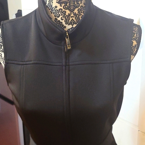 Tommy Hilfiger black dress with belt - Picture 2 of 10